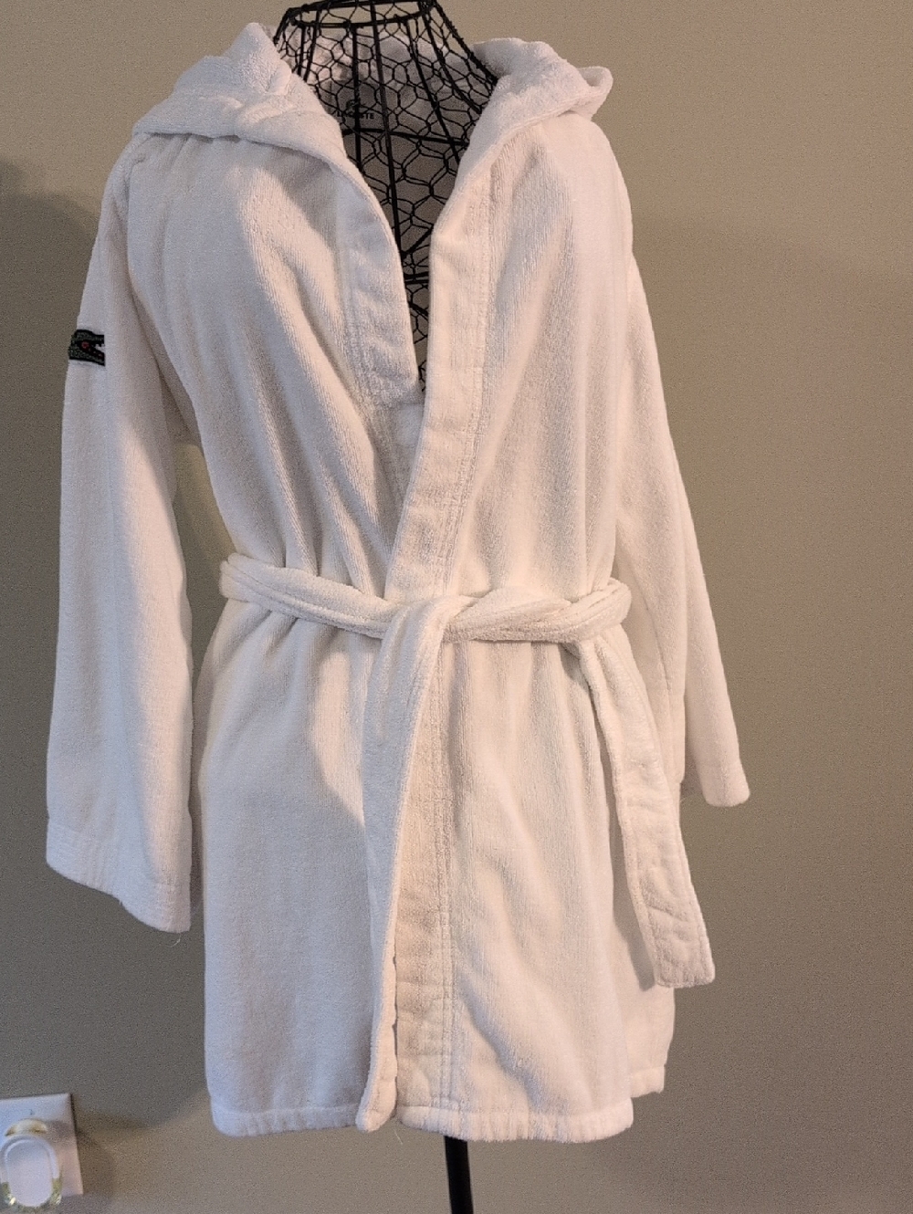Lacoste White Hooded Terry Robe with Iconic Green Crocodile Logo